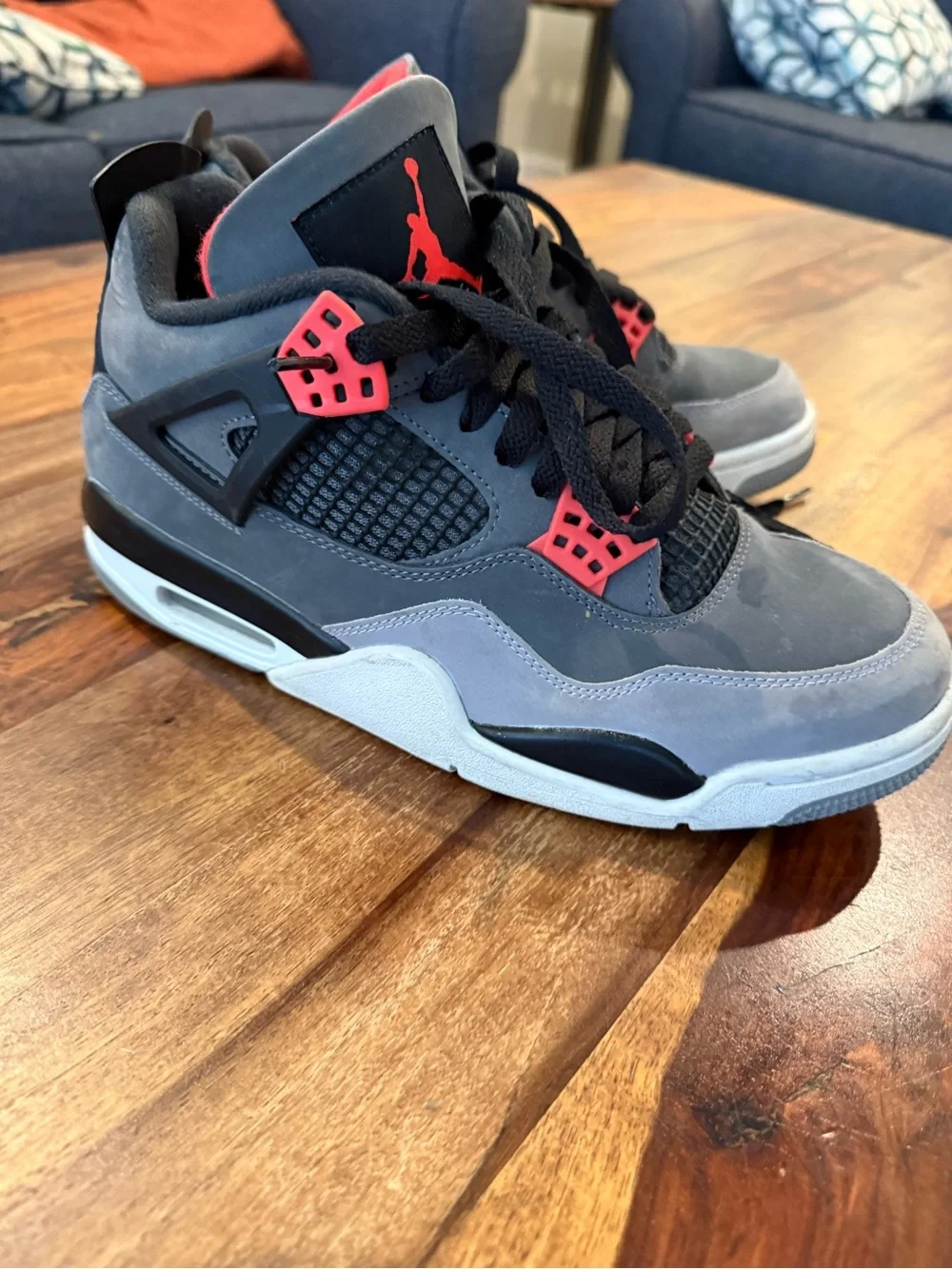 Jordan Men’s Athletic Shoes Gray and Red Retro 4 